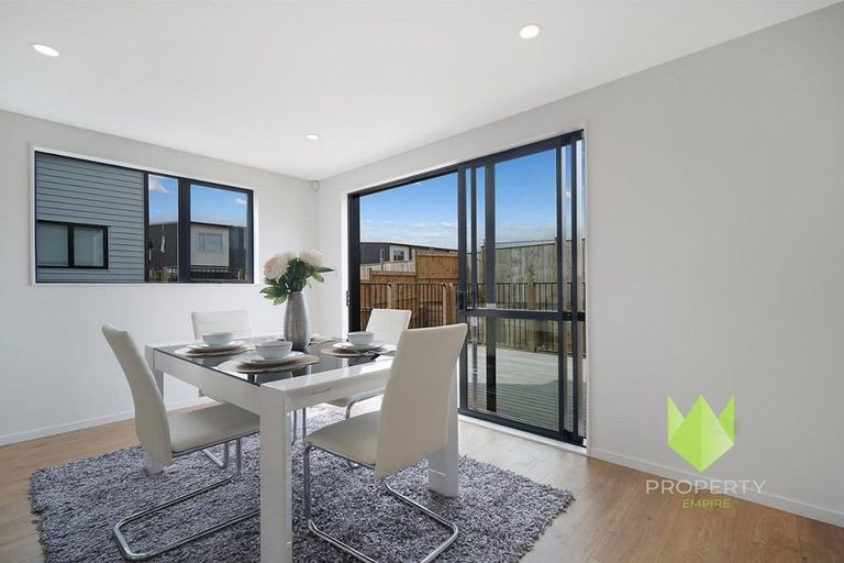 Photo of property in 20b Crestview Rise, Papakura, 2110