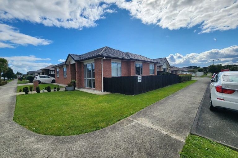 Photo of property in 2 Wellfield Drive, Papakura, 2110