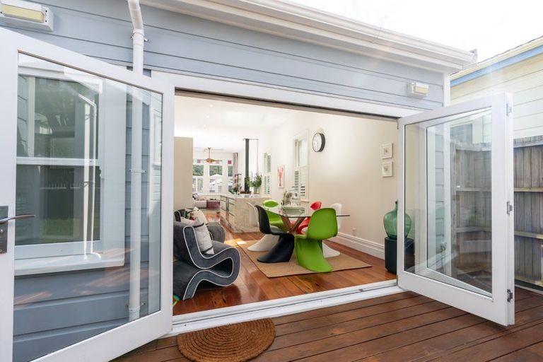 Photo of property in 87 Tiber Street, Island Bay, Wellington, 6023