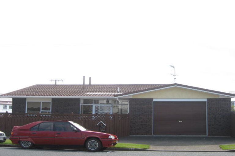 Photo of property in 48 Fulford Street, New Plymouth, 4310