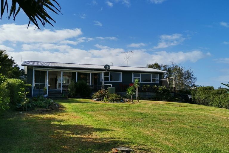 Photo of property in 9 Whaka Street, Maungaturoto, 0520