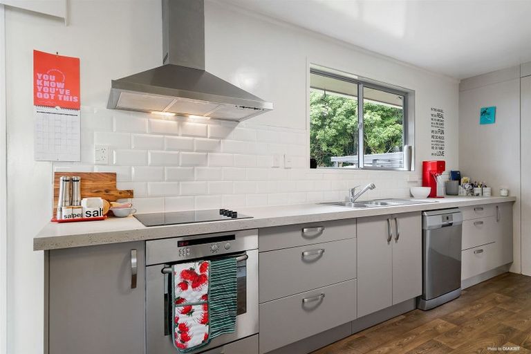 Photo of property in 14 Opal Avenue, Pakuranga, Auckland, 2010