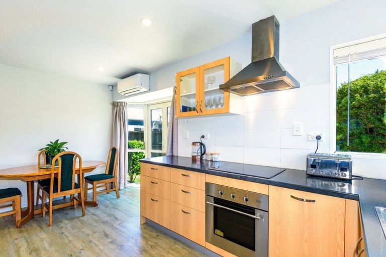 Photo of property in 7b Ronald George Place, Parklands, Christchurch, 8083