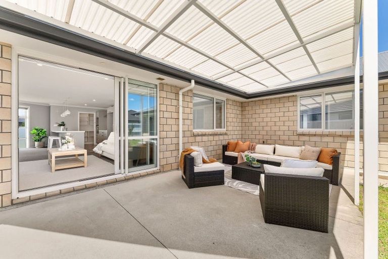 Photo of property in 11 Te Kio Crescent, Papamoa Beach, Papamoa, 3118