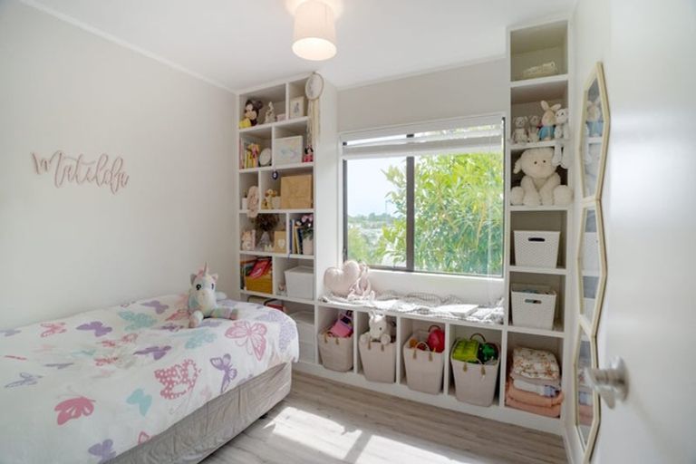 Photo of property in 6a Garton Drive, Massey, Auckland, 0614