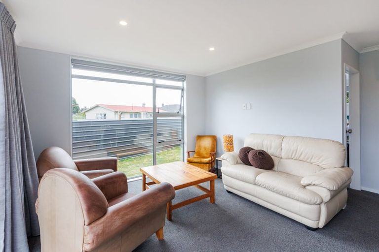 Photo of property in 58 Exeter Crescent, Takaro, Palmerston North, 4412