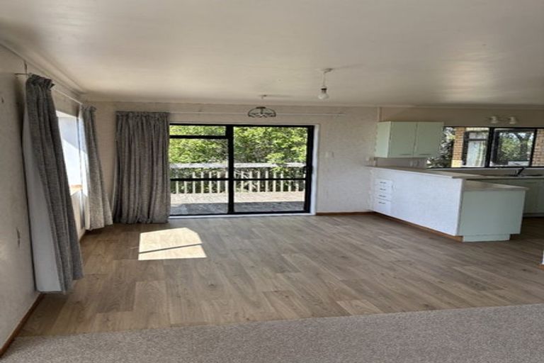 Photo of property in 22 Coster Road, Muriwai, Waimauku, 0881