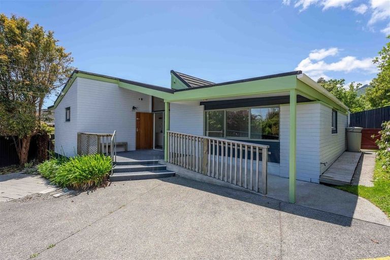 Photo of property in 15 Ruru Street, Waikanae, 5036