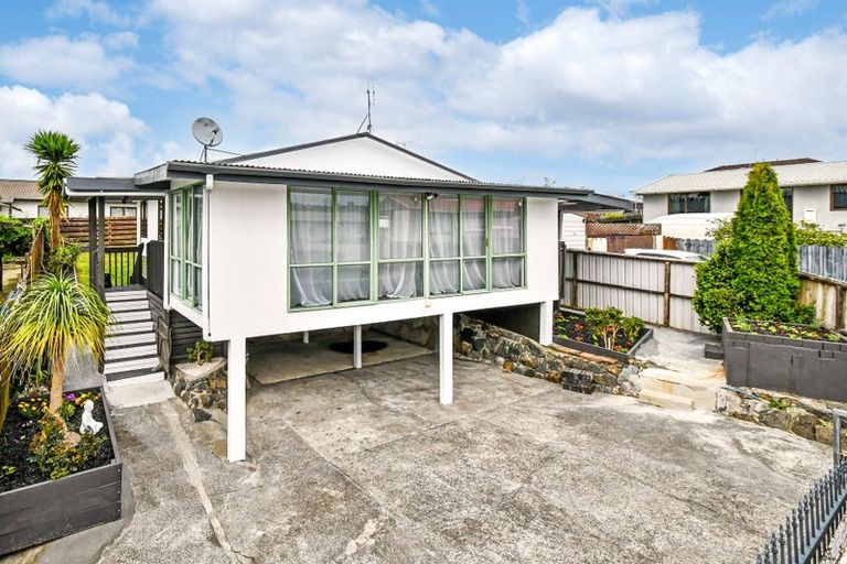 Photo of property in 2/10 Nearco Street, Randwick Park, Auckland, 2105