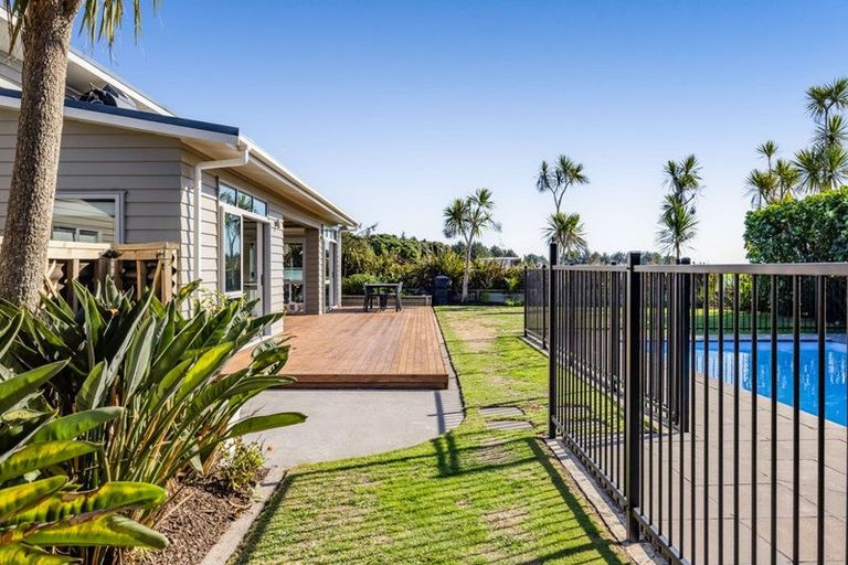 Photo of property in 9a Dolphin Parade, Bell Block, New Plymouth, 4312