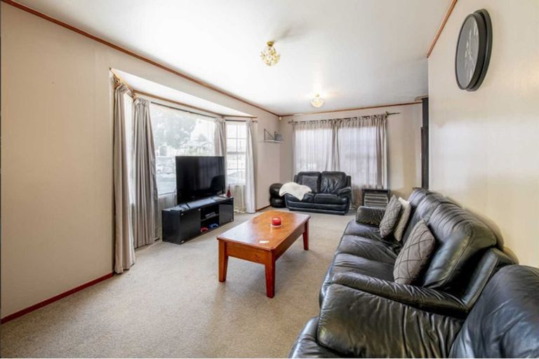 Photo of property in 33 Everglade Drive, Goodwood Heights, Auckland, 2105