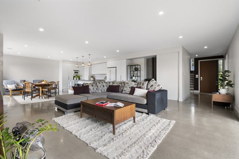 Photo of property in 67 Ruapehu Drive, Fitzherbert, Palmerston North, 4410