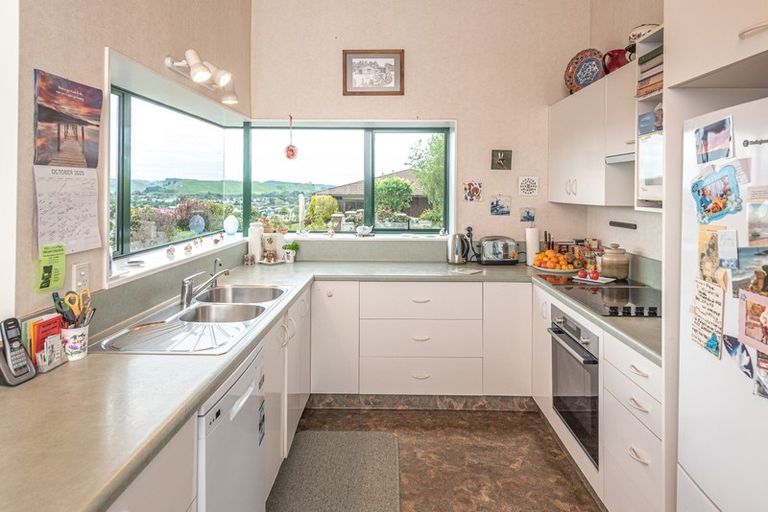 Photo of property in 28 Parkdale Drive, Aramoho, Whanganui, 4500