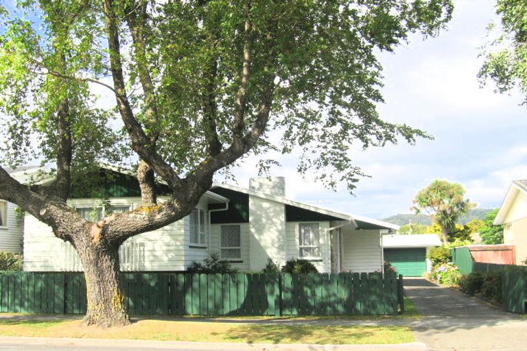 Photo of property in 5 Mcleod Street, Elderslea, Upper Hutt, 5018