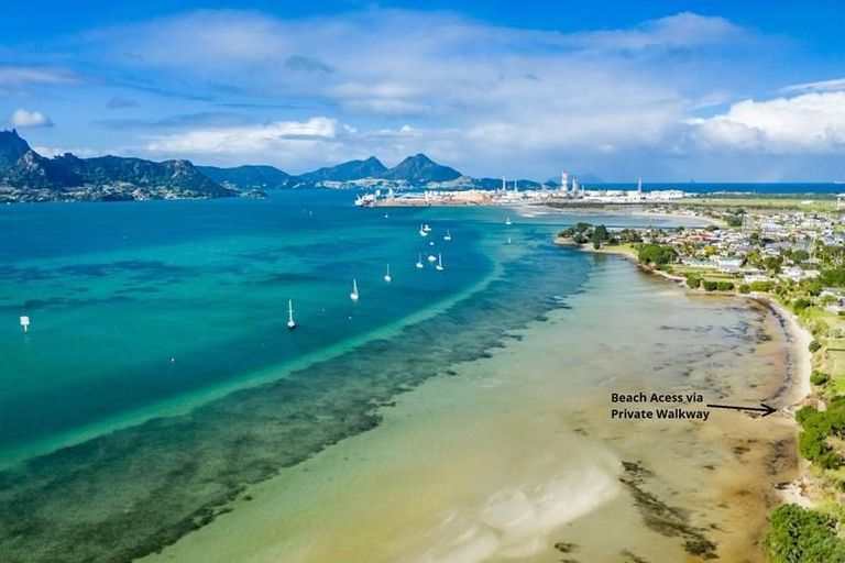 Photo of property in 152e One Tree Point Road, One Tree Point, 0118