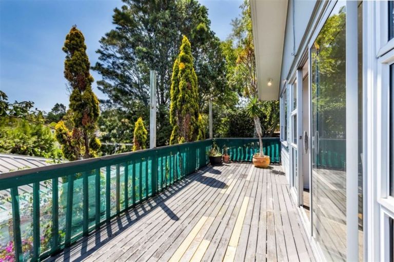 Photo of property in 1/11 Cassia Place, Sunnynook, Auckland, 0620