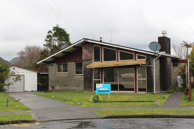 Photo of property in 10 Dupre Place, Cobden, Greymouth, 7802