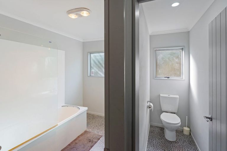 Photo of property in 5 Mohua Street, Waikanae, 5036