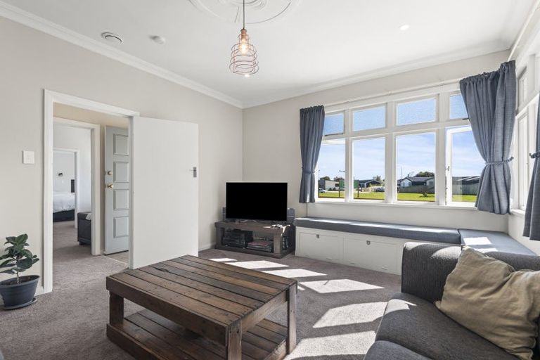 Photo of property in 8 Walton Street, Bulls, 4818