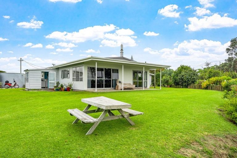 Photo of property in 328 Omaha Flats Road, Tawharanui Peninsula, Warkworth, 0986