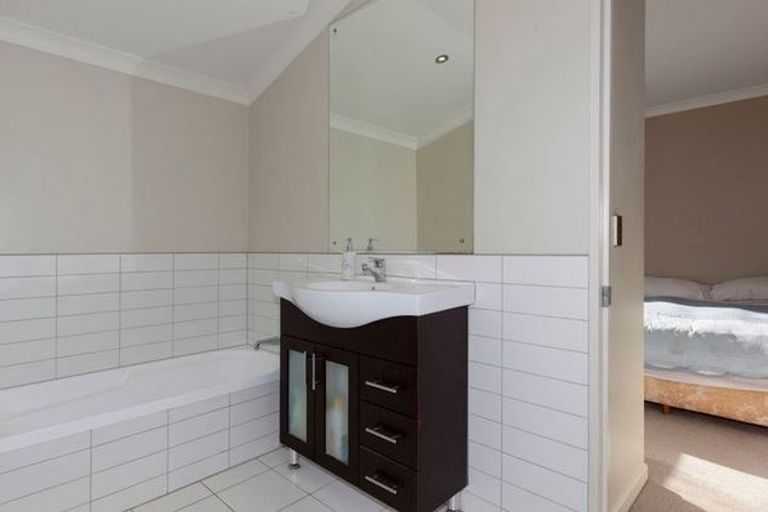 Photo of property in 3 Bluewater Place, Paraparaumu, 5032