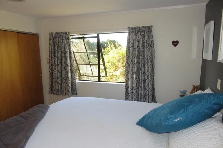 Photo of property in 9 Trinidad Crescent, Grenada Village, Wellington, 6037