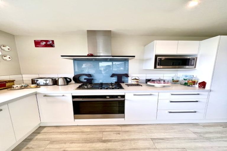 Photo of property in 1 Simeon Quay, Lyttelton, 8082