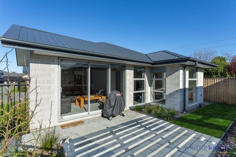 Photo of property in 8/3 Nyoli Street, Northcote, Christchurch, 8052
