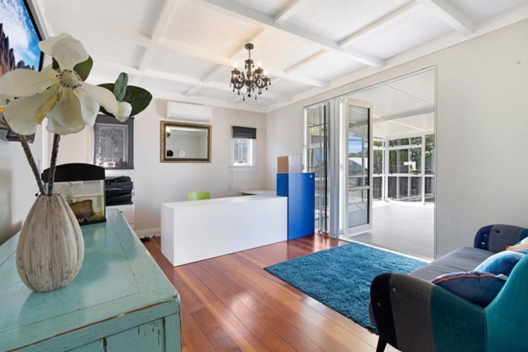 Photo of property in 3208a Great North Road, New Lynn, Auckland, 0600