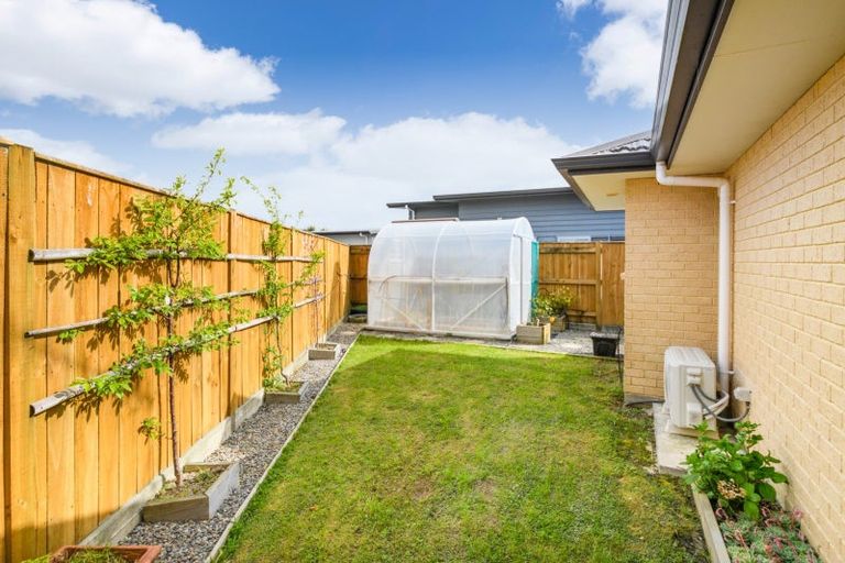 Photo of property in 98 Rosalie Terrace, Kelvin Grove, Palmerston North, 4414