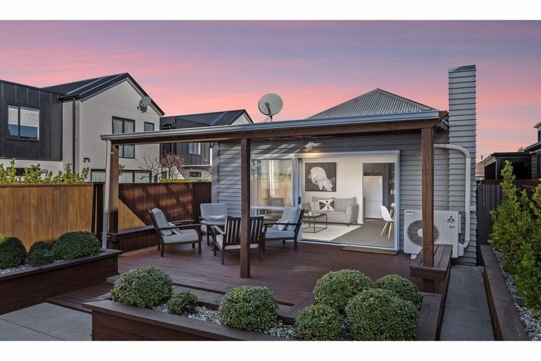 Photo of property in 41 Winton Street, St Albans, Christchurch, 8014