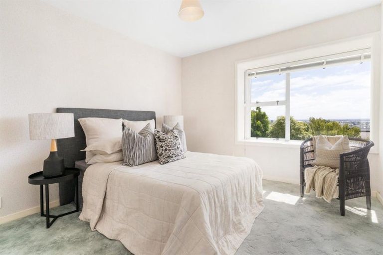 Photo of property in 38 Dyers Pass Road, Cashmere, Christchurch, 8022