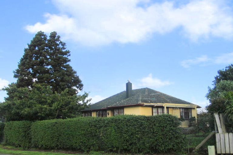 Photo of property in 30 Middlemore Crescent, Papatoetoe, Auckland, 2025