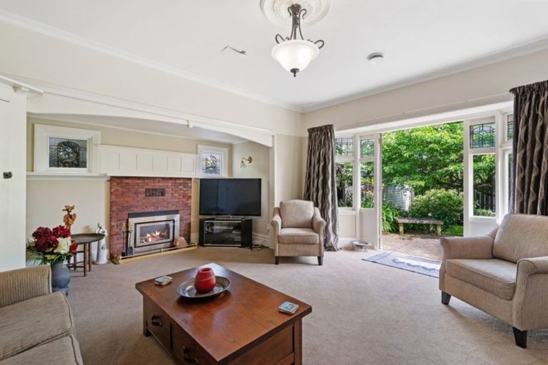 Photo of property in 96 Saint Martins Road, Saint Martins, Christchurch, 8022