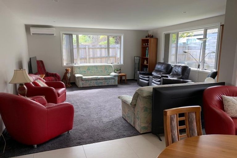 Photo of property in 27b Pehi Kupa Street, Waikanae, 5036