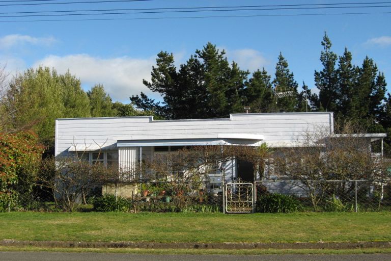 Photo of property in 7 Lake Street, Takapau, 4203