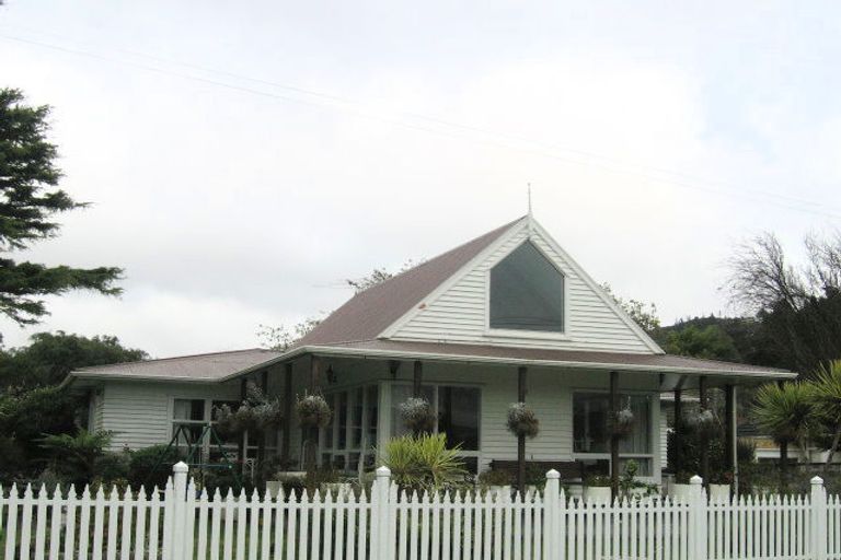 Photo of property in 3 Kapuranga Grove, Stokes Valley, Lower Hutt, 5019