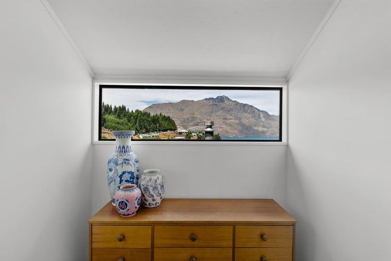 Photo of property in 9b Dart Place, Fernhill, Queenstown, 9300