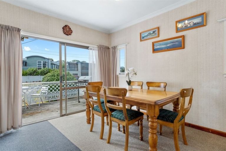 Photo of property in 4 Pitau Road, Mount Maunganui, 3116