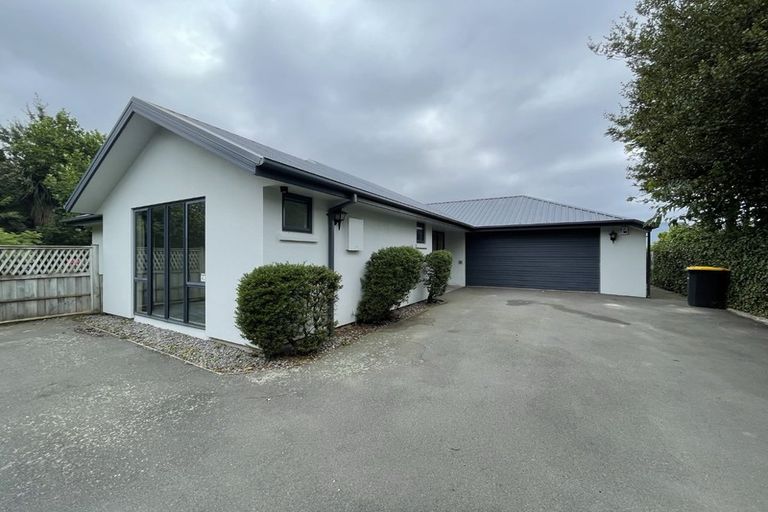 Photo of property in 52a Hounslow Street, Ilam, Christchurch, 8041