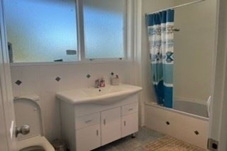 Photo of property in 27 Sunhill Road, Sunnyvale, Auckland, 0612