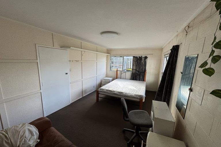 Photo of property in 84 Glencoe Road, Browns Bay, Auckland, 0630