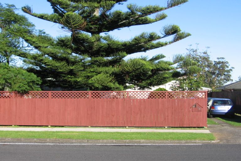 Photo of property in 15 Clendon Avenue, Papatoetoe, Auckland, 2025