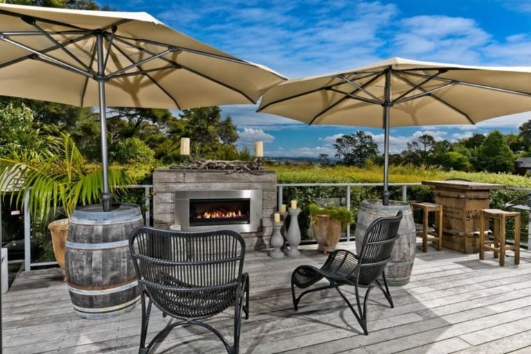 Photo of property in 10 Remu Place, Greenhithe, Auckland, 0632