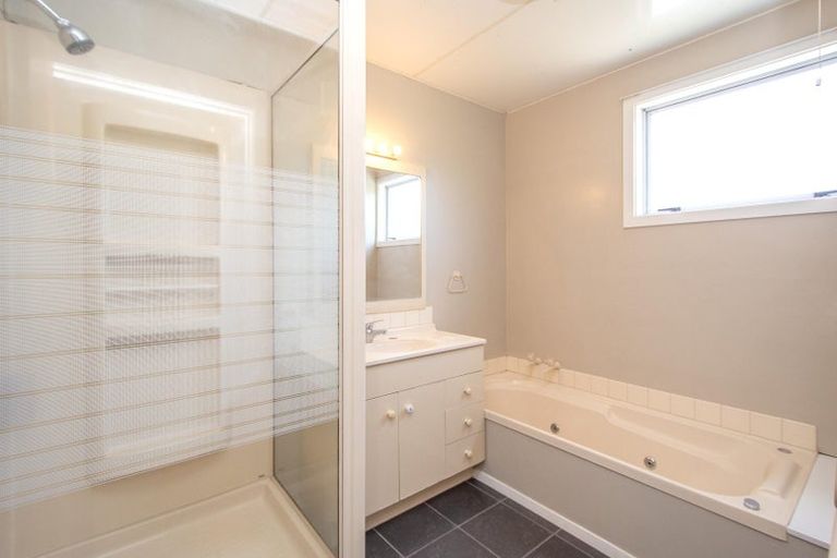 Photo of property in 5 Annell Place, Burnside, Christchurch, 8053