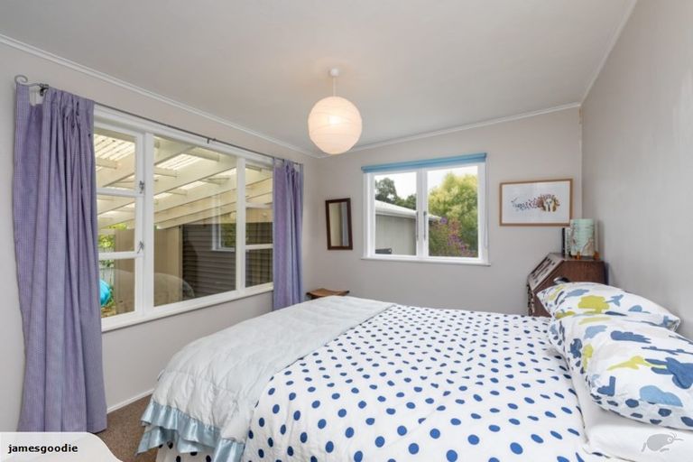 Photo of property in 213 Te Moana Road, Waikanae, 5036