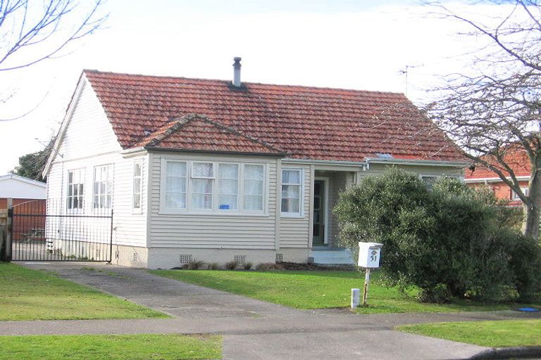 Photo of property in 51 Ihle Street, Terrace End, Palmerston North, 4410