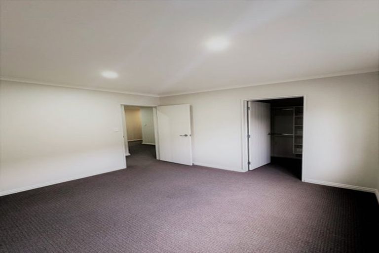 Photo of property in 21 Springvale Drive, Fairview Heights, Auckland, 0632