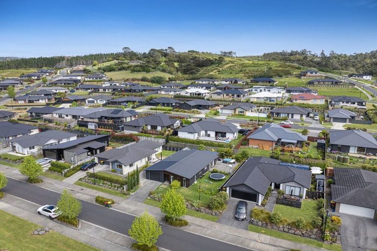 Photo of property in 6 Urumaraki Avenue, Helensville, 0800