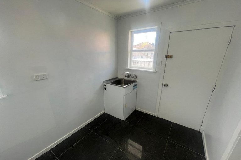 Photo of property in 92 Portage Road, New Lynn, Auckland, 0600